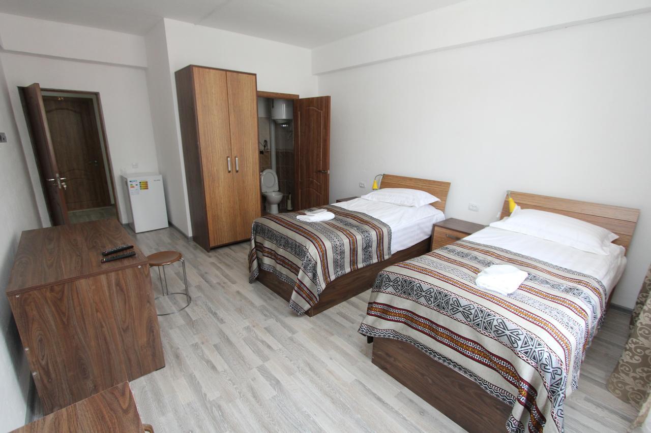 Khorog Lal Hotel المظهر الخارجي الصورة